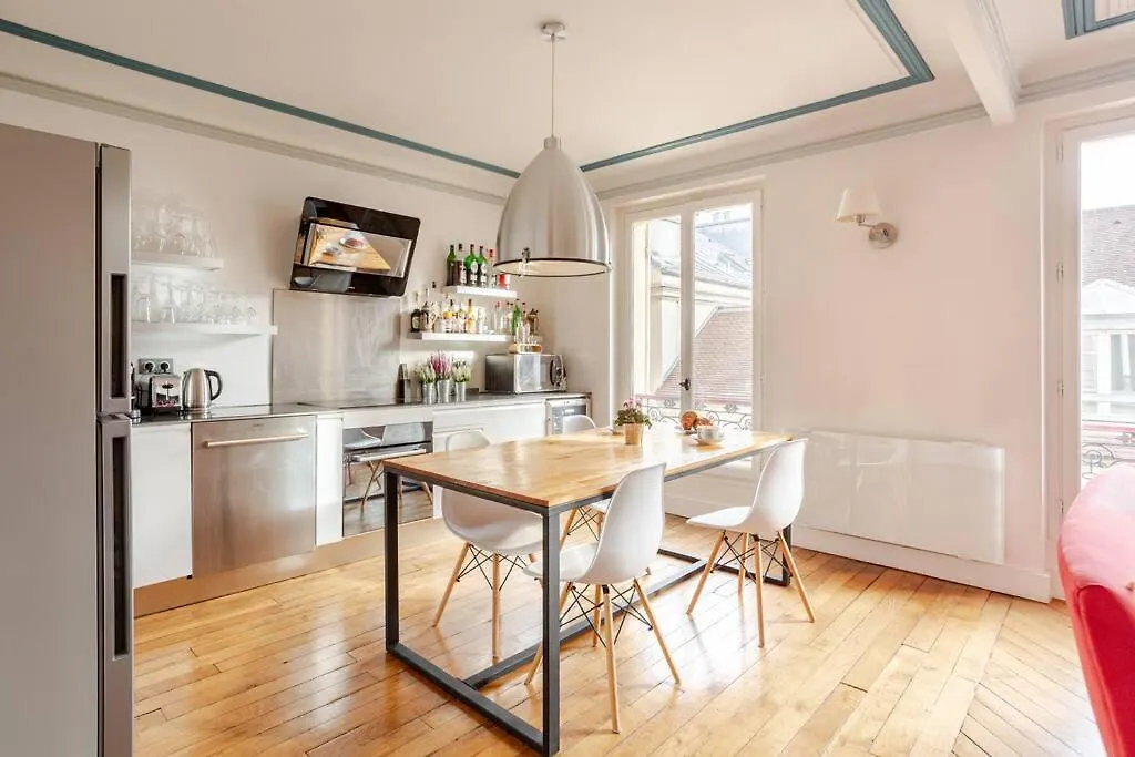アパート Lovely Appartment Montmartre - View Sacre Coeur パリ フランス